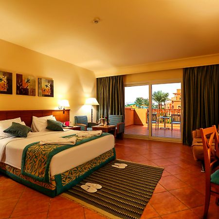 Charmillion Club Aquapark Hotell Sharm el-Sheikh Exteriör bild A room at the Hilton Sharm El Sheikh