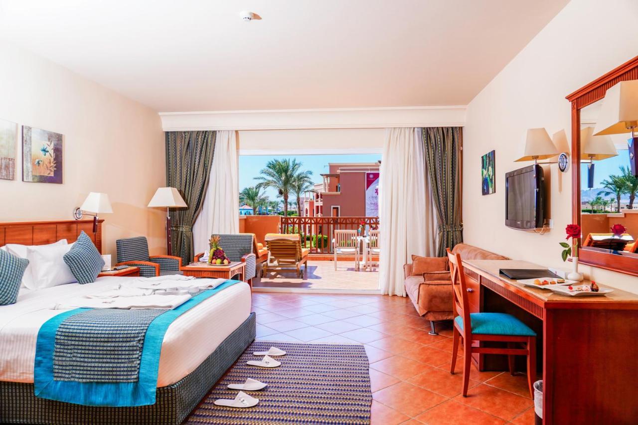 Charmillion Club Aquapark Hotell Sharm el-Sheikh Rum bild A room at the Hilton Sharm El Sheikh
