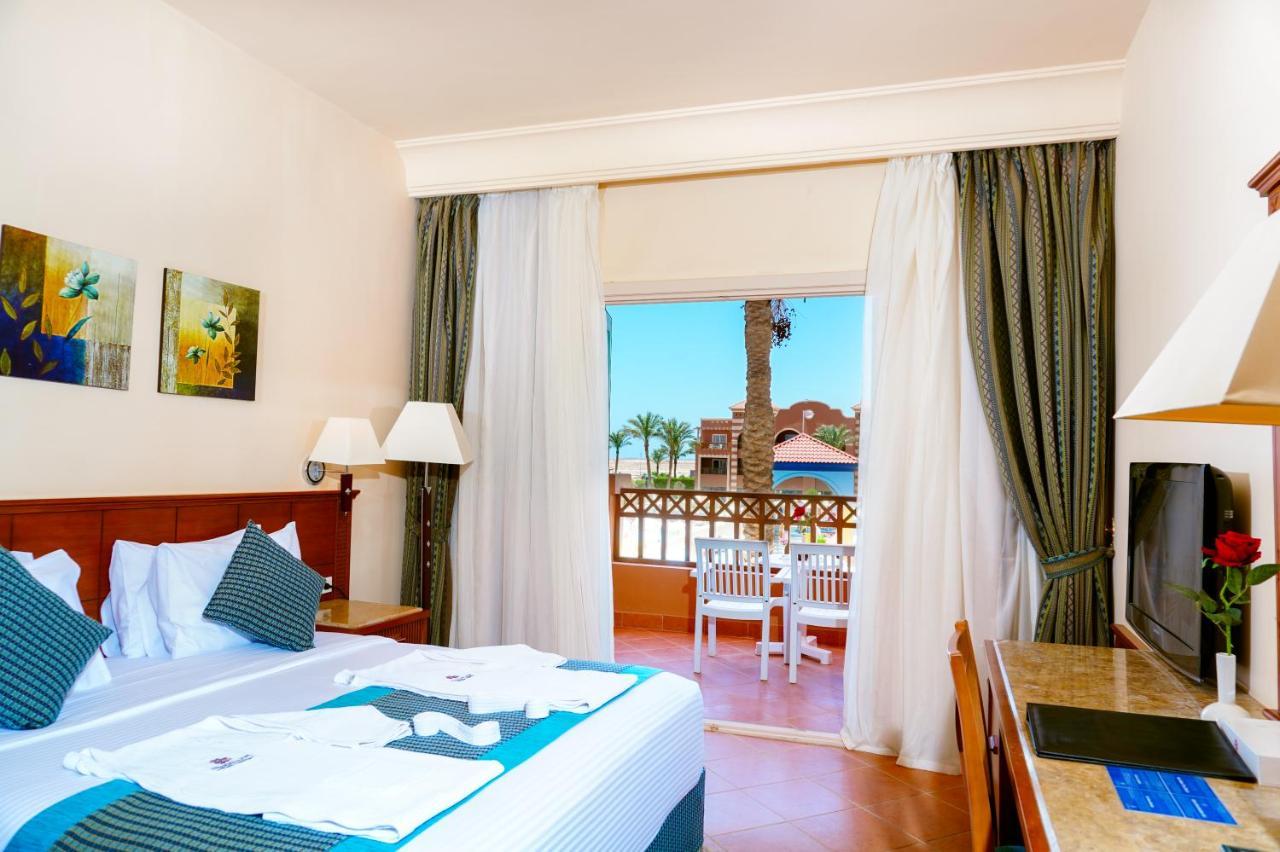 Charmillion Club Aquapark Hotell Sharm el-Sheikh Rum bild A room at the hotel