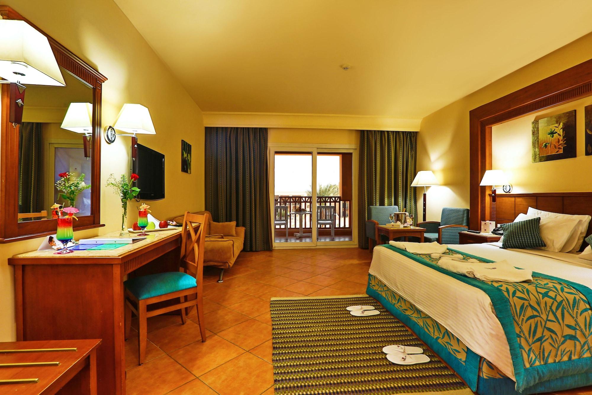 Charmillion Club Aquapark Hotell Sharm el-Sheikh Exteriör bild A room at the Hilton Sharm El Sheikh