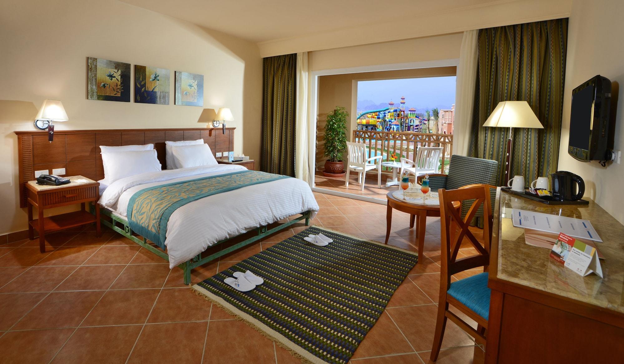 Charmillion Club Aquapark Hotell Sharm el-Sheikh Exteriör bild A room at the Hilton Sharm El Sheikh