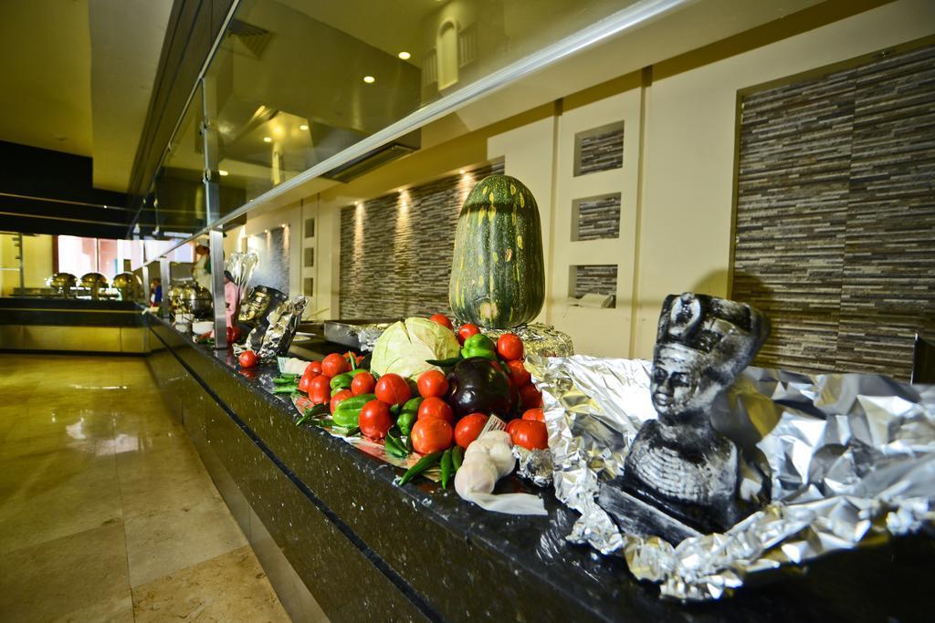 Charmillion Club Aquapark Hotell Sharm el-Sheikh Exteriör bild A salad bar