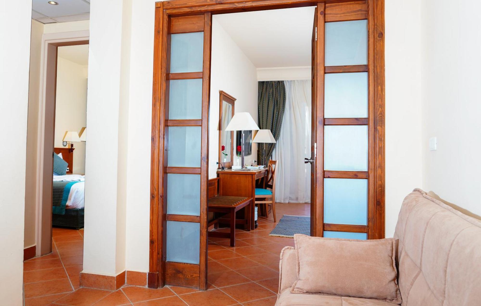 Charmillion Club Aquapark Hotell Sharm el-Sheikh Rum bild A room at the hotel