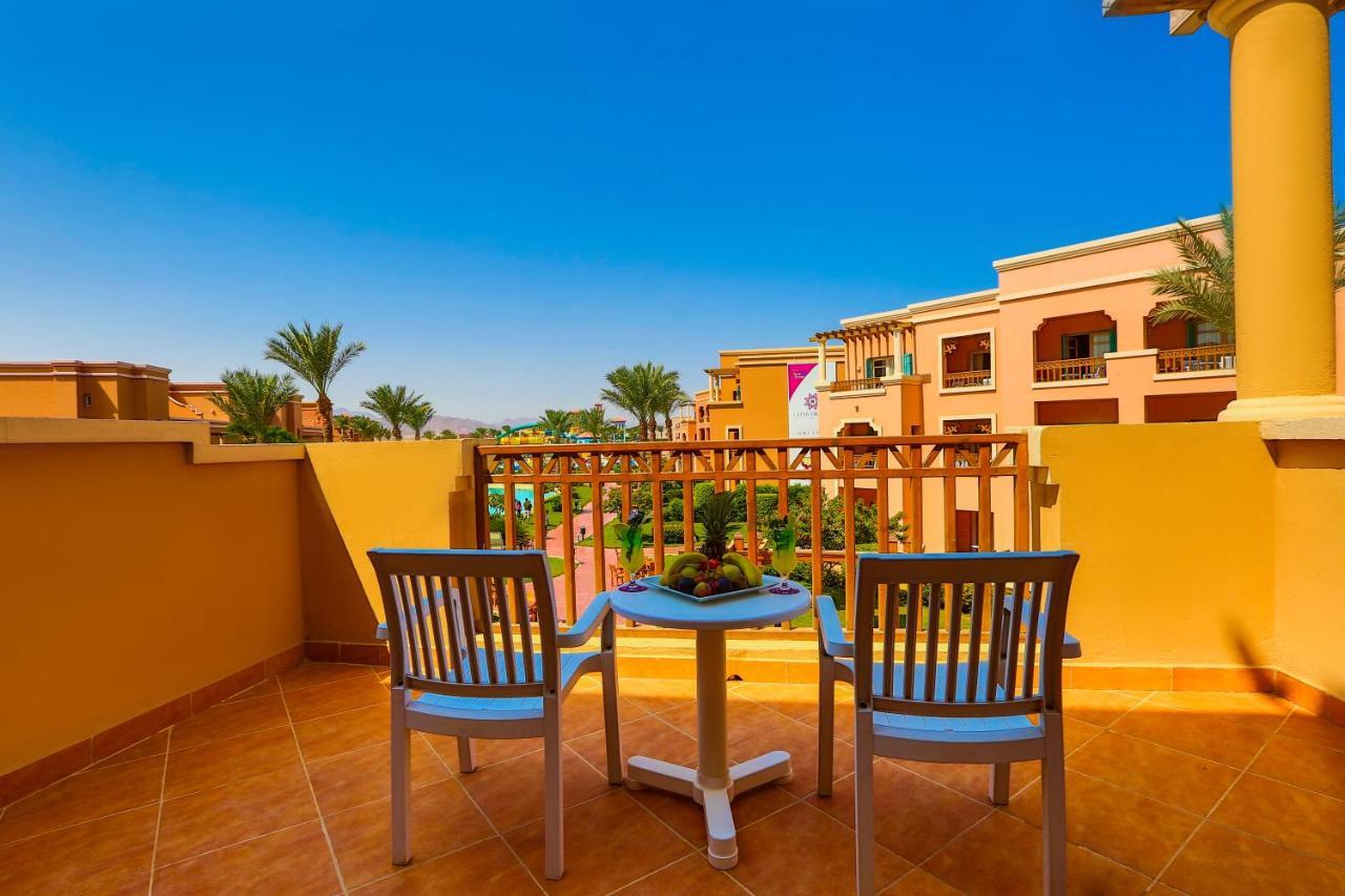 Charmillion Club Aquapark Hotell Sharm el-Sheikh Exteriör bild A balcony in a hotel